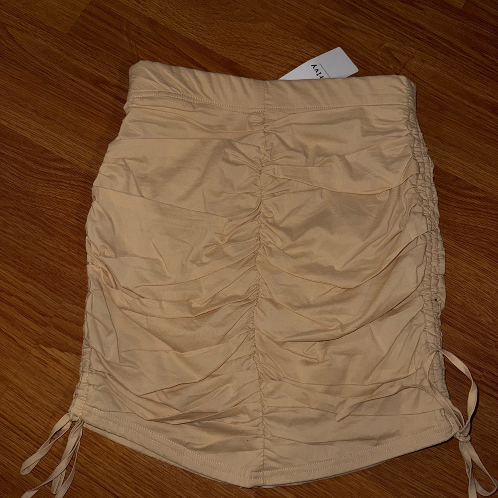 Cream Ruched Mini Skirt - Picture 5 of 8